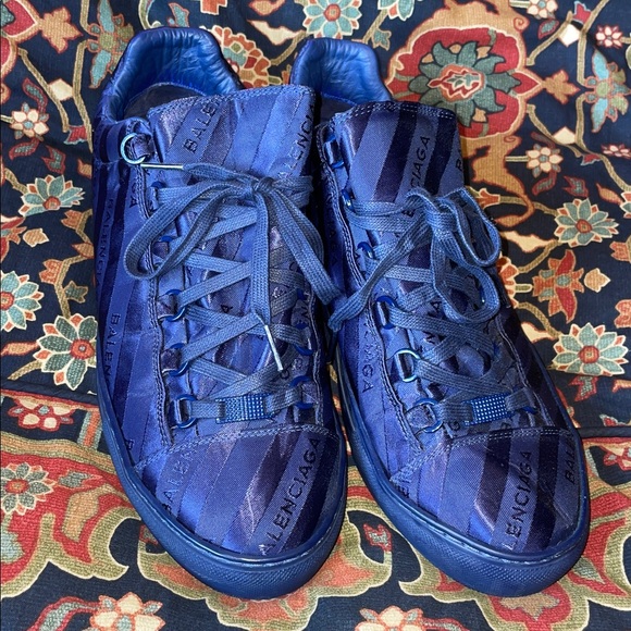 Balenciaga Other - Balenciaga Sneakers arena Logo Sz 41